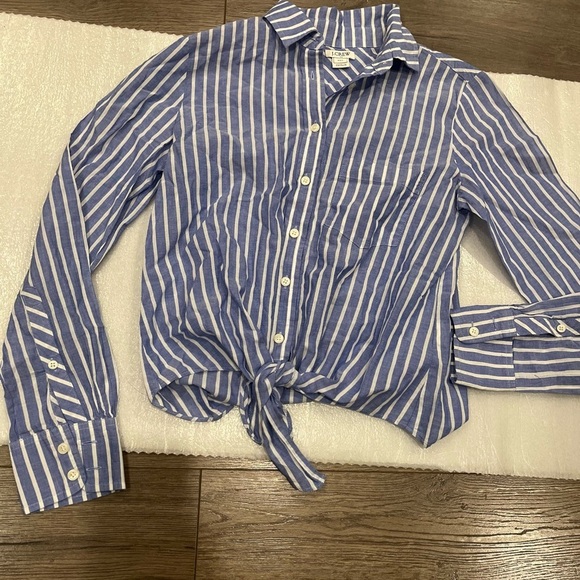 ❤️2/$30❤️[XXS] J.Crew Blue and White Striped Button-Up Shirt - Picture 1 of 6